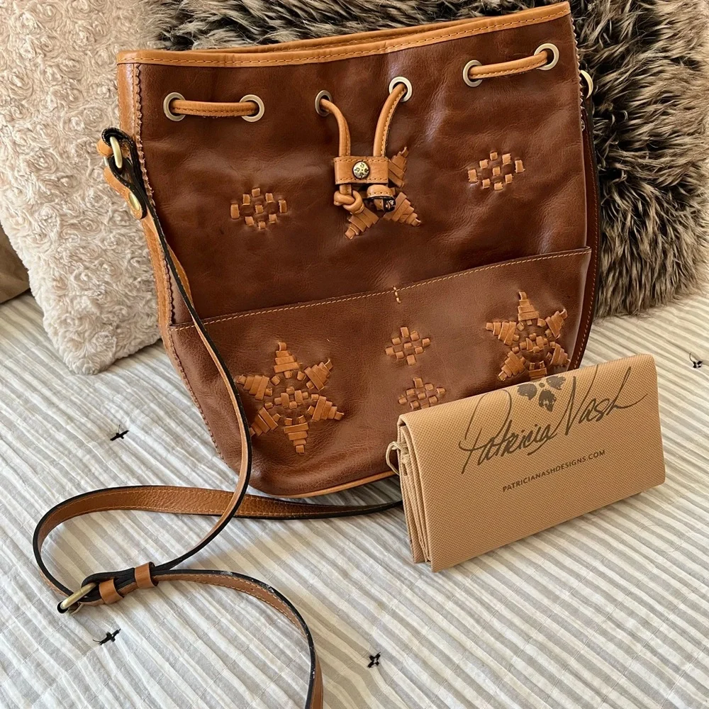 Patricia Nash Bucket Bag - Picture 1 of 5